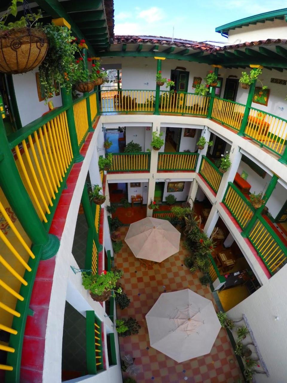 Hotel Vegas Del Rio Támesis Exteriör bild